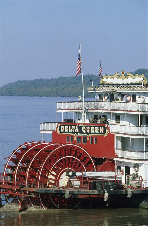 Steamboat Delta Queen on Mississippi … – License image – 70135622 Image Professionals