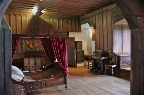 Marksburg Castle - Explore the Enchanting Castle Bedroom