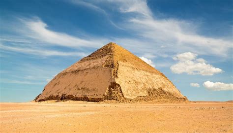 A Dahshur, la piramide a doppia pendenza con cui l’Egitto vuole attrarre turisti