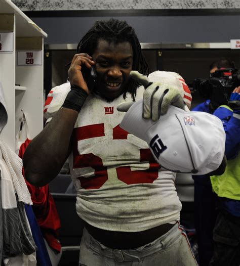 Giants' Greg Jones proposes to girlfriend on field after Super Bowl XLVI victory | NJ.com