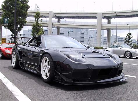 black NSX with white rims?