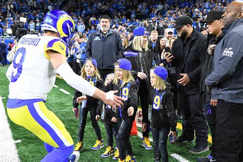 Matthew Stafford Poses with Daughters on Sideline Ahead of NFL Star's ...