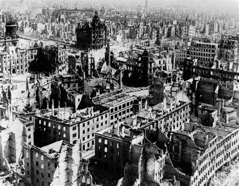 Tagelanges Flächenbombardement: Die Luftangriffe auf Dresden im Februar ...