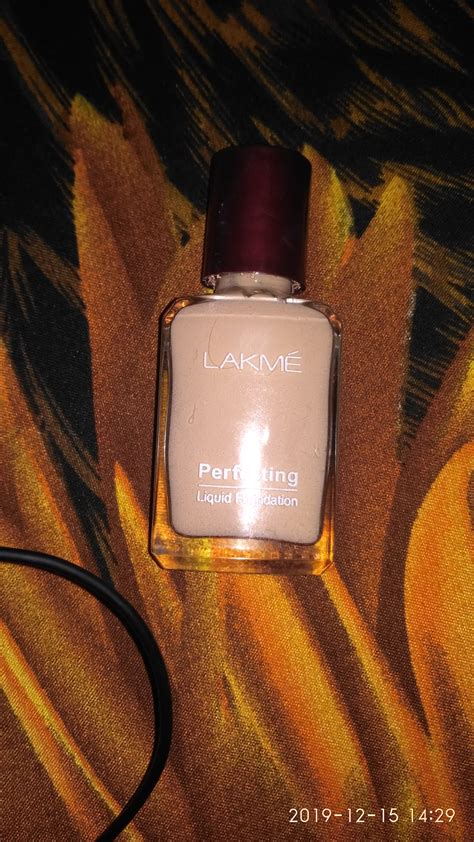 Lakme Perfecting Liquid Foundation Shades, Reviews, Price, How To Use