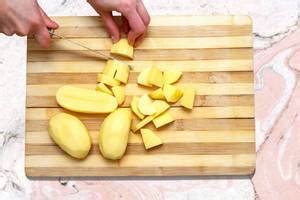 Homemade organic fresh new baby potatoes - Creative Commons Bilder