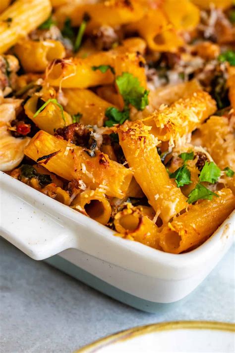 Easy Baked Rigatoni Recipe | The Best Ground Beef Pasta Casserole