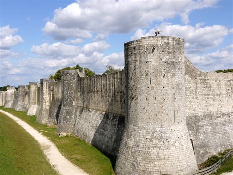 File:Medieval fortifications of Provins P1120608.JPG - Wikimedia Commons