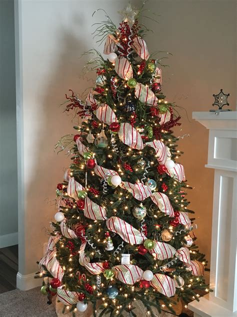 65+ Pretty Diy Christmas Tree Decor Ideas in 2020 | Pencil christmas ...