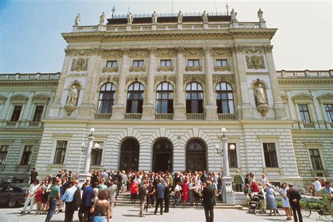 Graz University of Technology (Graz, Austria) - apply, prices, reviews | Smapse