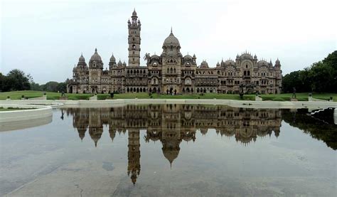 Laxmi Vilas Palace – Garha Tour & Travels