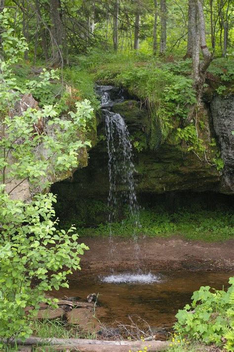 17 Breathtaking Pictured Rocks Waterfalls