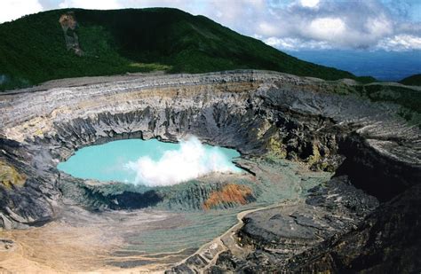 Best Time to See Poas Volcano in Costa Rica 2018 - When & Where to See