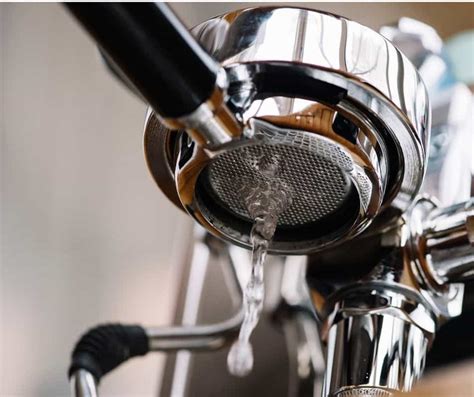 How To Clean An Espresso Machine (**Home Guide**) | Majesty Coffee School