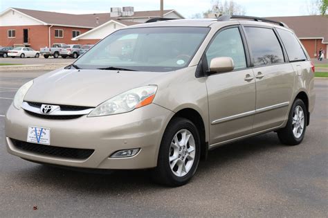 2006 Toyota Sienna XLE Limited 7 Passenger | Victory Motors of Colorado