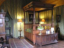 Falkland Palace Feature Page on Undiscovered Scotland | Queen room, Warm interior, Palace