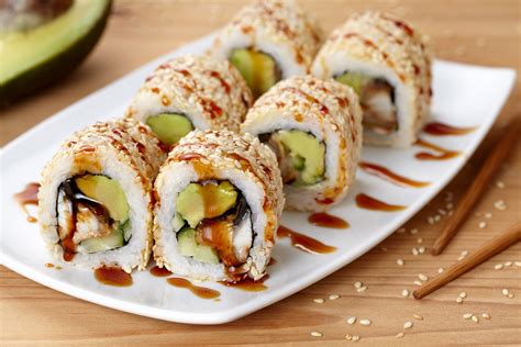 California sushi roll with eel, avocado and cucumber - Waiter.com Food Delivery Blog