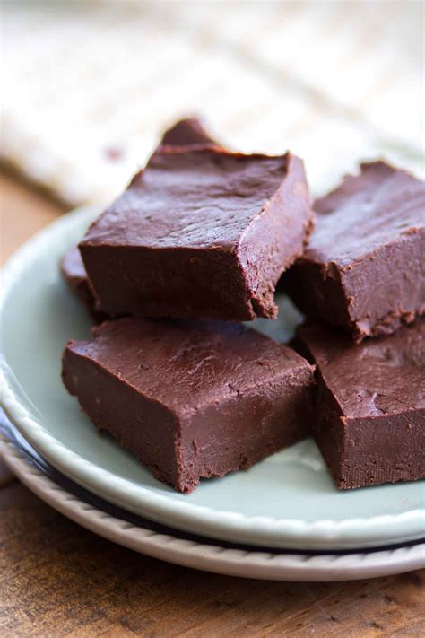 Easy Chocolate Fudge - Julie's Eats & Treats