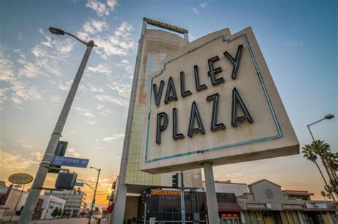 Valley Plaza Is Nearly Abandoned, but It's a Favorite Hollywood Location - LAmag