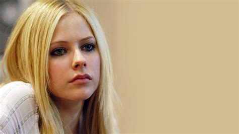 Avril Lavigne Wallpaper For Desktop