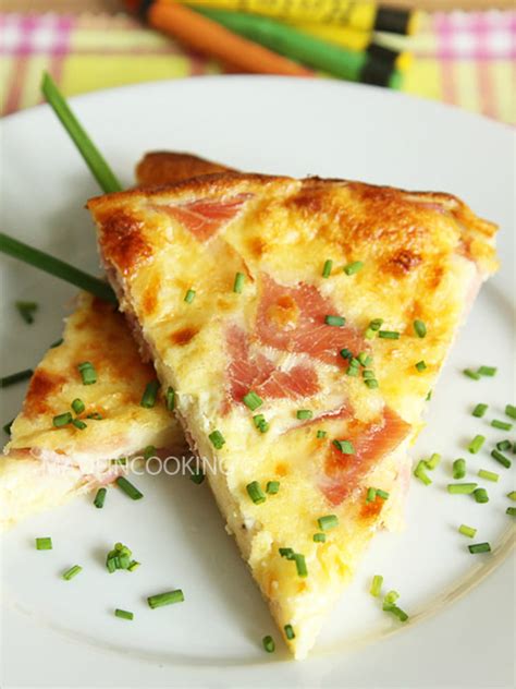 Quiche lorraine sans pâte au jambon : la recette facile