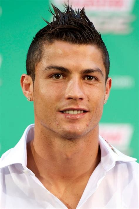 Top 21 Cristiano Ronaldo Hairstyles to Copy