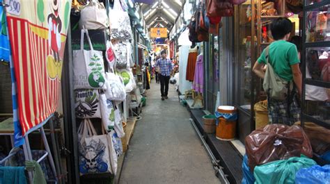 The 6 Most Popular Shopping Markets in Bangkok