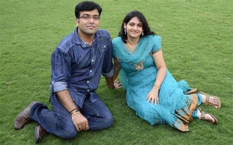 Harini (Singer) Wiki, Biography, Age, Songs, Husband, Images - News Bugz