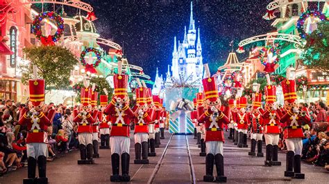 QUIZ: Walt Disney World Holiday Parades Through the Years | Disney ...