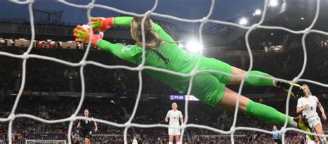 Mary Earps part of a new generation of female goal keepers - Man United News And Transfer News ...