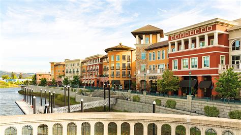 Napa Travel Guide: Downtown Dining Renaissance