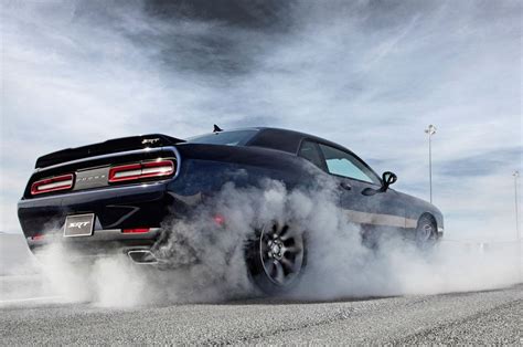 A Simple Way to Do a Burnout in an Automatic Transmission Car - CAR FROM JAPAN