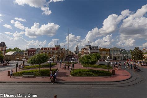 Guide to Main Street, U.S.A. at Disney World's Magic Kingdom | Disney Daily Dime