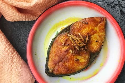 Pan Fried Mackerel with Turmeric | Asian Inspirations