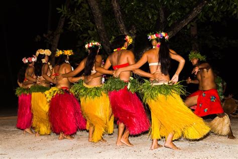 Polynesian Dancers Perform Traditional Dance Editorial Stock Photo ...