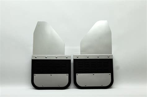 Lifted Truck Flaps w/ oversize tires OFFSET-12 - Airhawk Truck Accessories Inc.