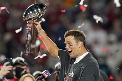 Tom Brady wins Super Bowl No. 7, Buccaneers beat Chiefs 31-9