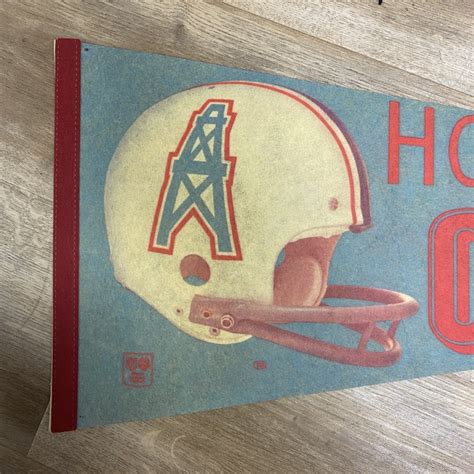 HOUSTON OILERS VINTAGE 1970s 3D HELMET NFL FOOTBALL PENNANT – The Felt ...