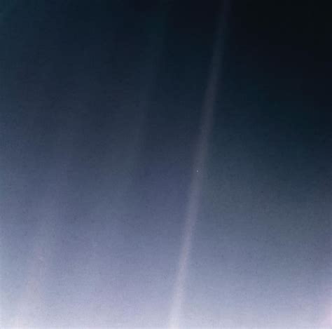 Iconic ‘pale blue dot’ photo – Carl Sagan’s idea – turns 30 | Cornell ...