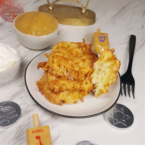 Traditional Chanukkah Latkes [Jewish Potato Pancakes] - This Old Gal