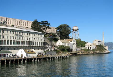 File:Alcatraz Island 03.jpg - Wikipedia