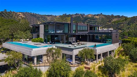 This $62 Mansion LA Mansion Comes With a Giant Model Race Track – Robb ...