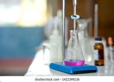 1,818 Titration Images, Stock Photos & Vectors | Shutterstock