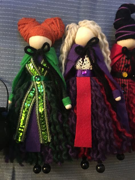 Hocus Pocus Dolls capes and Cauldron | Etsy