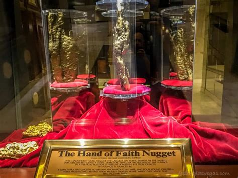 Hand of Faith Gold Nugget in Las Vegas (World's Biggest?) - FeelingVegas