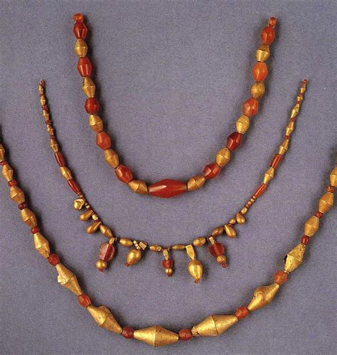 Sumerian Jewellery ~ from the Royal Tombs of Ur | Gold and carnelian ...