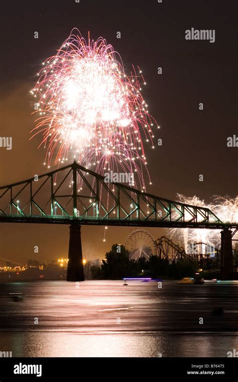 Fireworks la ronde montreal canada hi-res stock photography and images ...