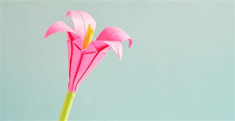 DIY Origami Easter Lillies - PaperPapers Blog