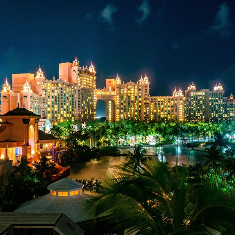 Have you been lucky enough to see the famed Atlantis Resort at night? Whether you have or not ...