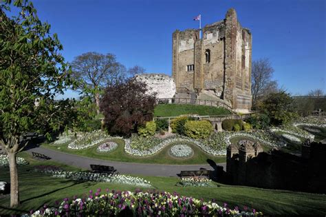 Guildford Castle spring flower beds - Surrey Live