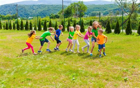 16 Great Outdoor PE Games For Kids